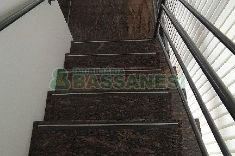 Sala com 516m², no bairro São Pelegrino em Caxias do Sul para Alugar