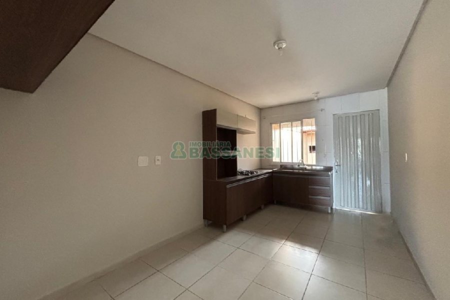 Sobrado com 84m², 2 dormitórios, no bairro Ana Rech em Caxias do Sul para Alugar