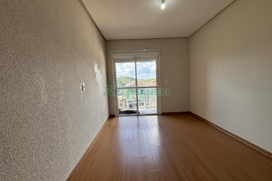 Sobrado com 84m², 2 dormitórios, no bairro Ana Rech em Caxias do Sul para Alugar