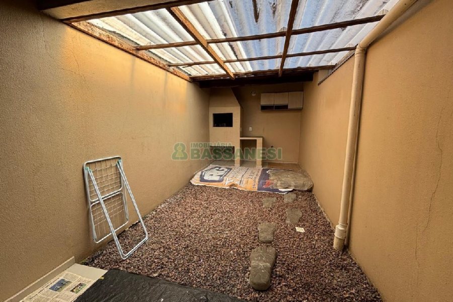 Sobrado com 84m², 2 dormitórios, no bairro Ana Rech em Caxias do Sul para Alugar