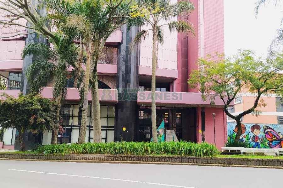 Sala com 399m², no bairro São Pelegrino em Caxias do Sul para Alugar