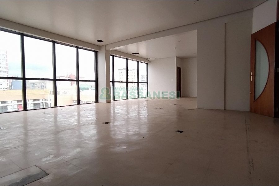 Sala com 399m², no bairro São Pelegrino em Caxias do Sul para Alugar