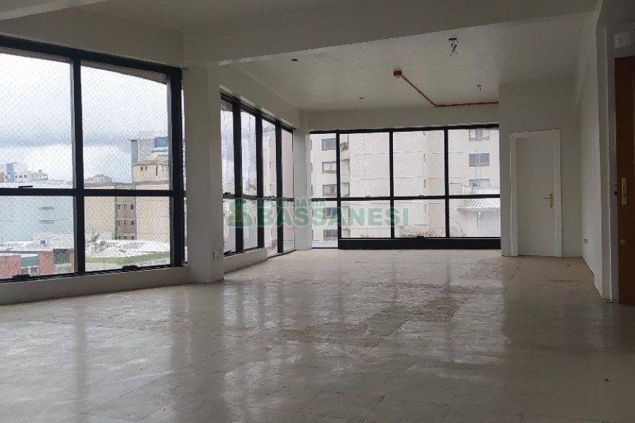 Sala com 399m², no bairro São Pelegrino em Caxias do Sul para Alugar