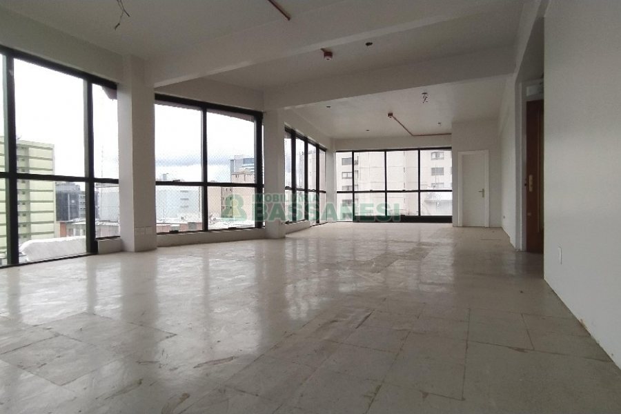 Sala com 399m², no bairro São Pelegrino em Caxias do Sul para Alugar