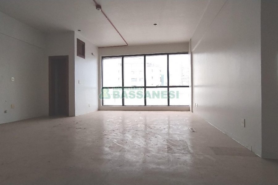 Sala com 516m², no bairro São Pelegrino em Caxias do Sul para Alugar