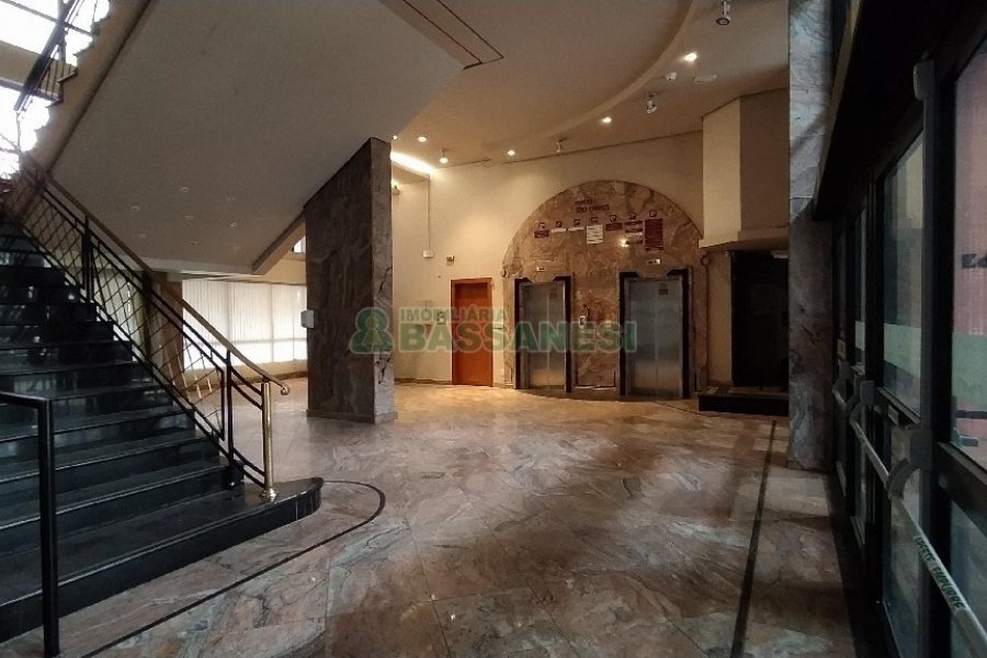 Sala com 516m², no bairro São Pelegrino em Caxias do Sul para Alugar