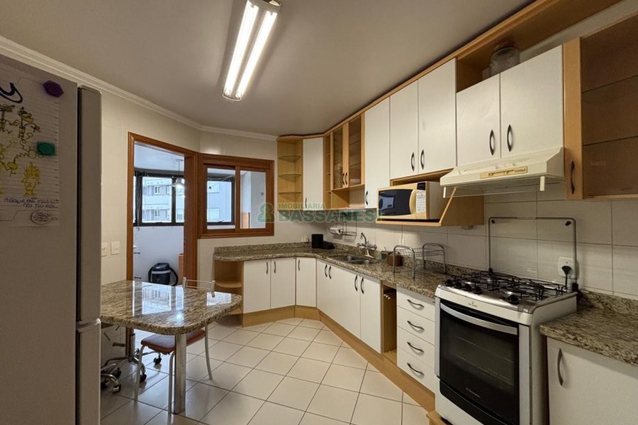 Apto Mobiliado com 115m², 3 dormitórios, 2 vagas, no bairro Jardim América em Caxias do Sul para Alugar
