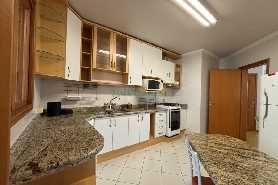 Apto Mobiliado com 115m², 3 dormitórios, 2 vagas, no bairro Jardim América em Caxias do Sul para Alugar