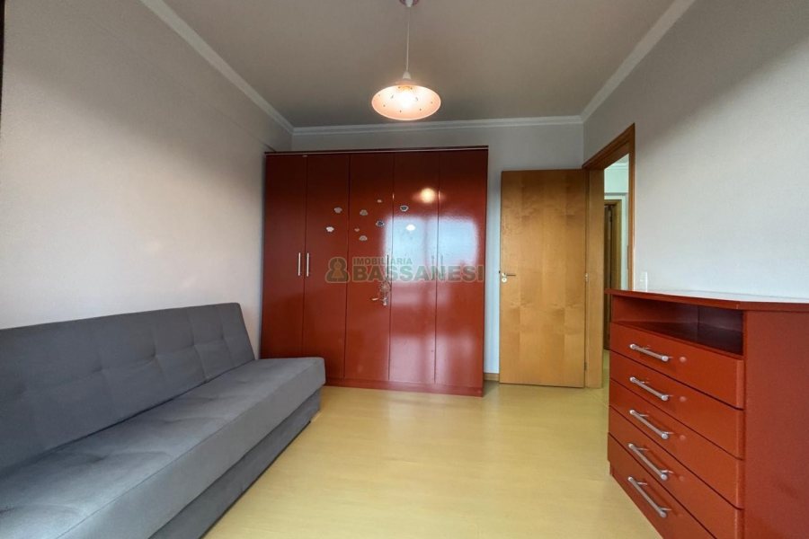 Apto Mobiliado com 115m², 3 dormitórios, 2 vagas, no bairro Jardim América em Caxias do Sul para Alugar