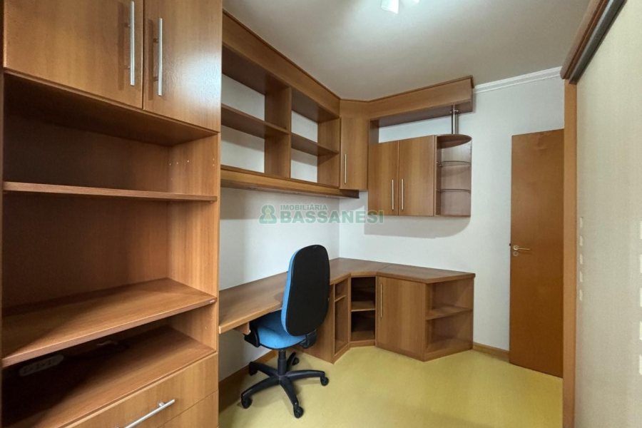 Apto Mobiliado com 115m², 3 dormitórios, 2 vagas, no bairro Jardim América em Caxias do Sul para Alugar