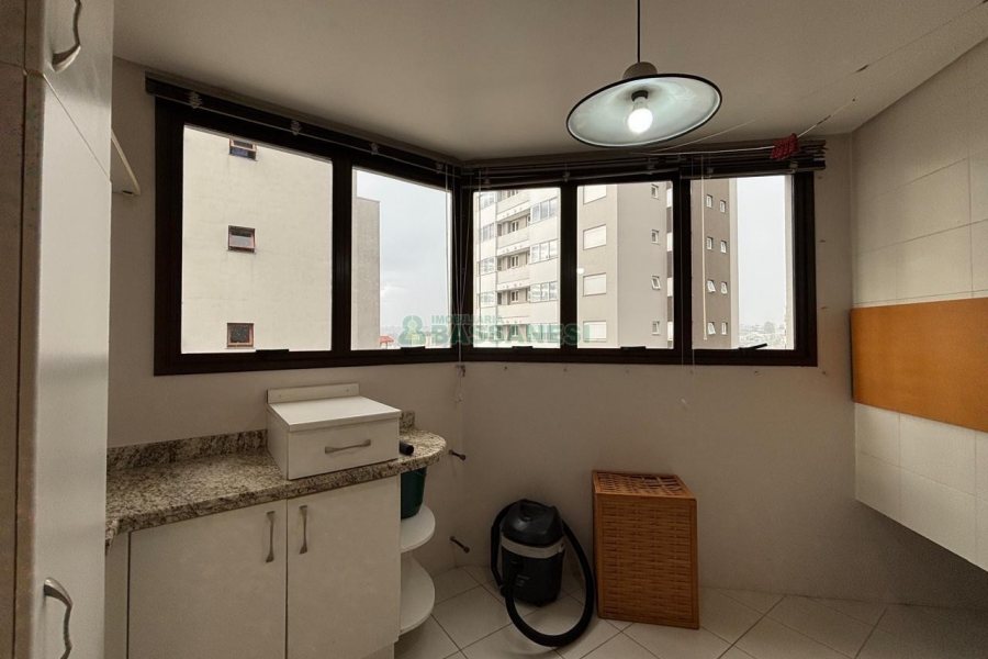 Apto Mobiliado com 115m², 3 dormitórios, 2 vagas, no bairro Jardim América em Caxias do Sul para Alugar