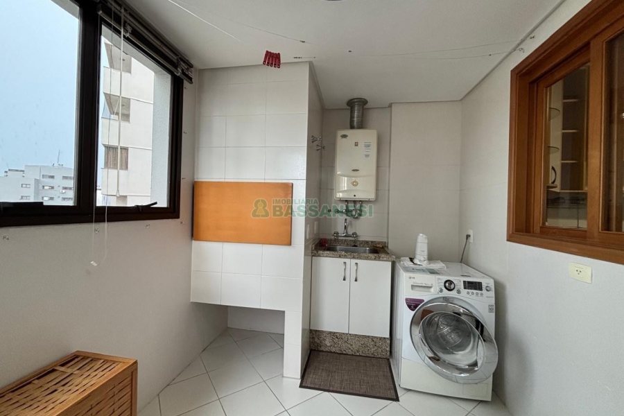 Apto Mobiliado com 115m², 3 dormitórios, 2 vagas, no bairro Jardim América em Caxias do Sul para Alugar