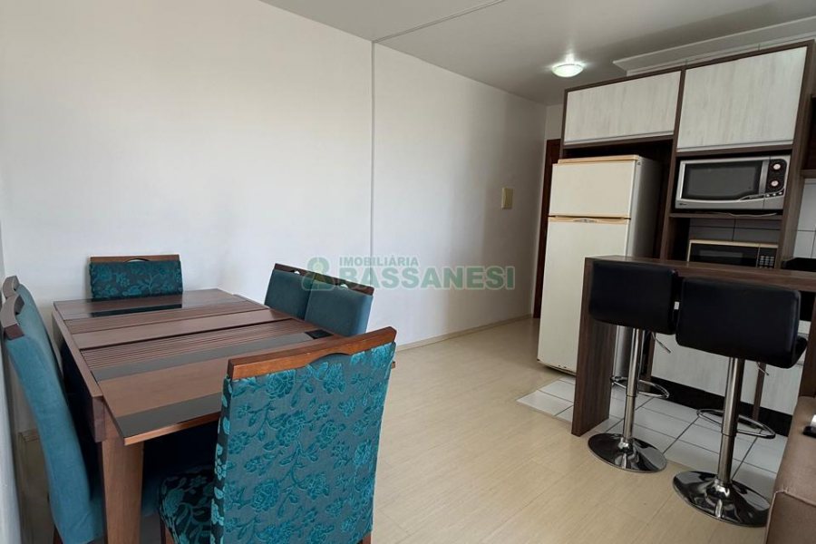 Apto Mobiliado com 67m², 2 dormitórios, 1 vaga, no bairro Parque Oasis em Caxias do Sul para Alugar