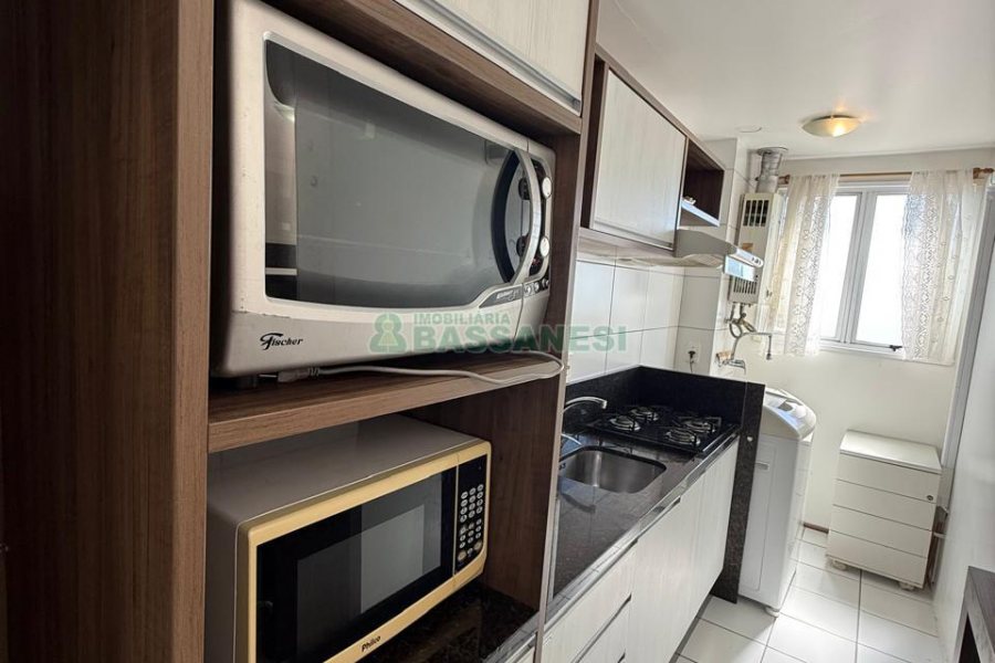 Apto Mobiliado com 67m², 2 dormitórios, 1 vaga, no bairro Parque Oasis em Caxias do Sul para Alugar