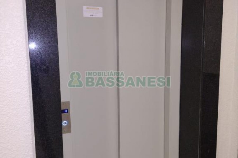 Apartamento com 79m², 2 dormitórios, 1 vaga, no bairro Pio X em Caxias do Sul para Comprar