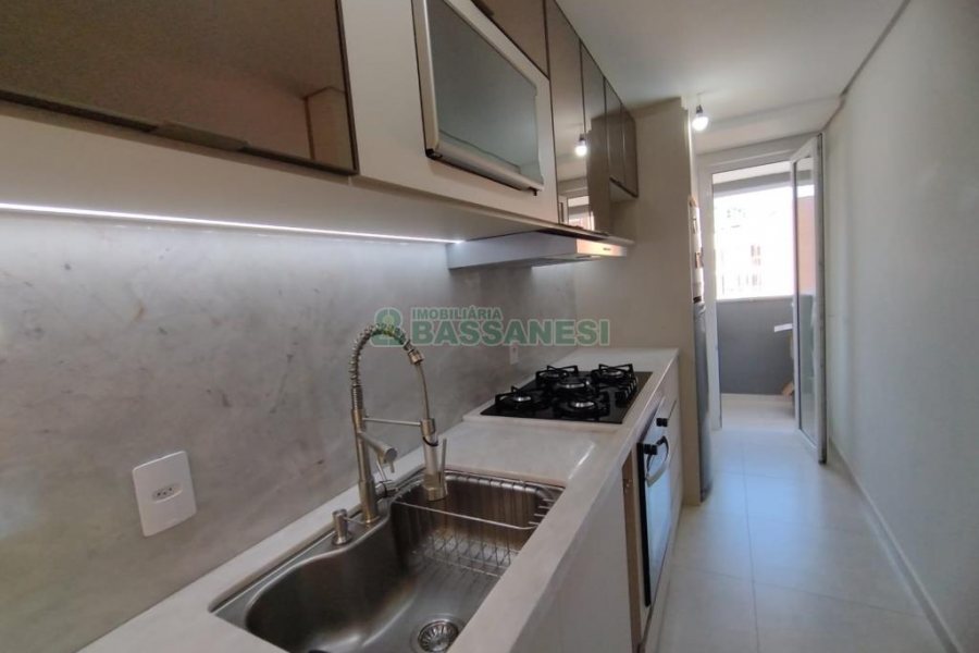 Apartamento com 79m², 2 dormitórios, 1 vaga, no bairro Pio X em Caxias do Sul para Comprar