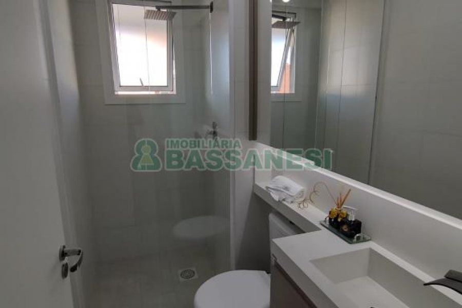 Apartamento com 79m², 2 dormitórios, 1 vaga, no bairro Pio X em Caxias do Sul para Comprar