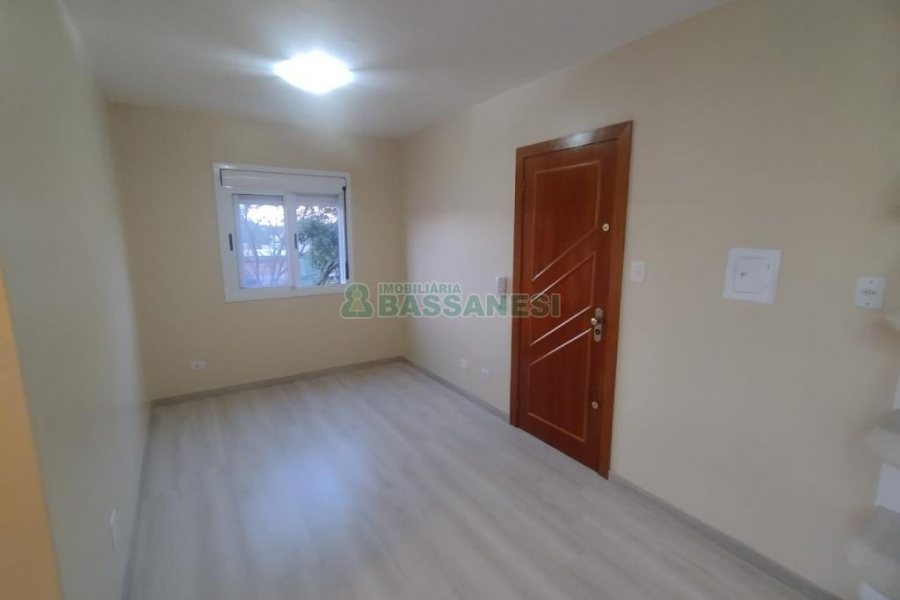 Apartamento com 33m², 1 dormitório, 1 vaga, no bairro São Victor COHAB em Caxias do Sul para Comprar