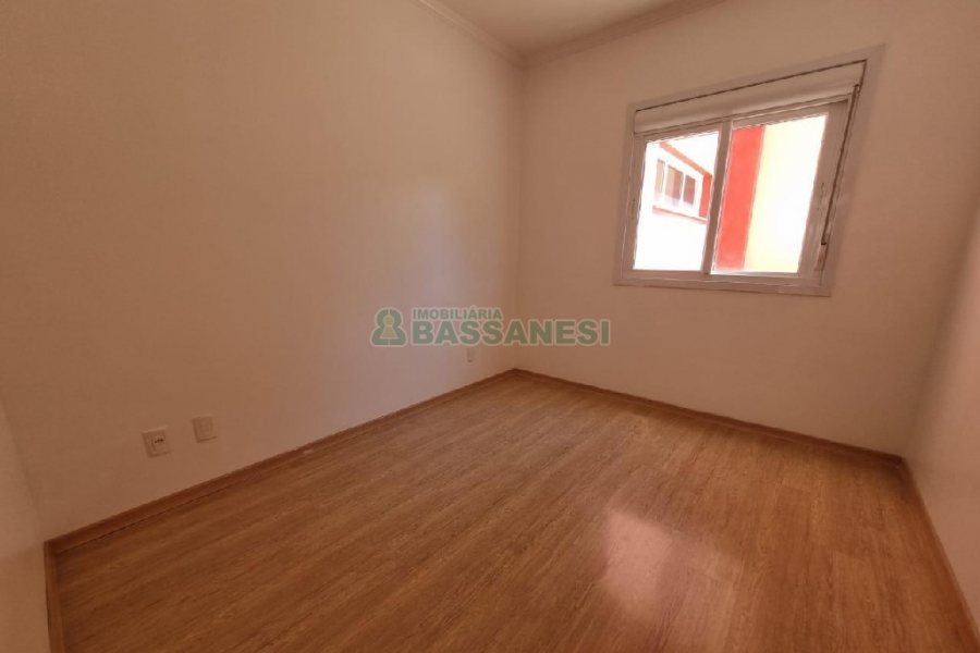 Apartamento com 85m², 2 dormitórios, 2 vagas, no bairro Sagrada Família em Caxias do Sul para Alugar