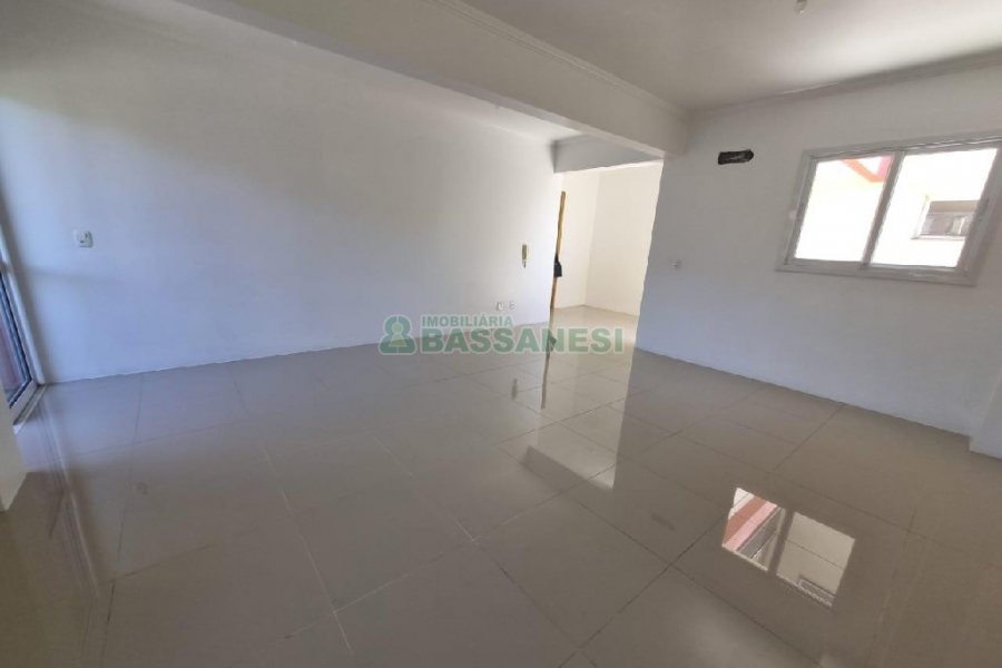 Apartamento com 85m², 2 dormitórios, 2 vagas, no bairro Sagrada Família em Caxias do Sul para Alugar