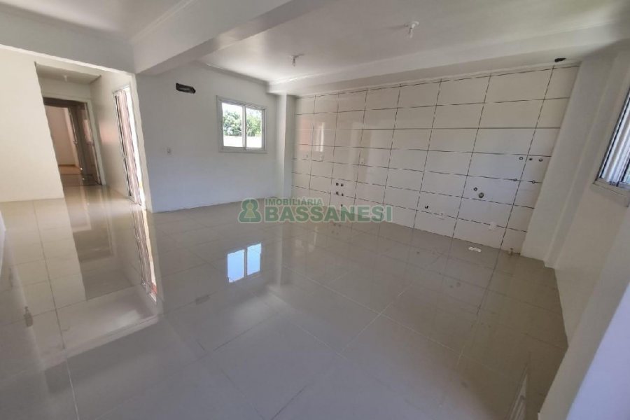 Apartamento com 85m², 2 dormitórios, 2 vagas, no bairro Sagrada Família em Caxias do Sul para Alugar