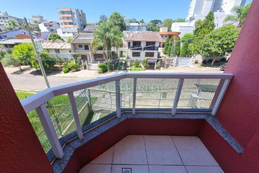 Apartamento com 85m², 2 dormitórios, 2 vagas, no bairro Sagrada Família em Caxias do Sul para Alugar