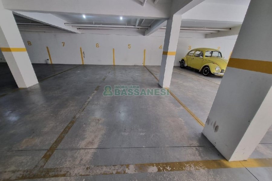 Apartamento com 85m², 2 dormitórios, 2 vagas, no bairro Sagrada Família em Caxias do Sul para Alugar