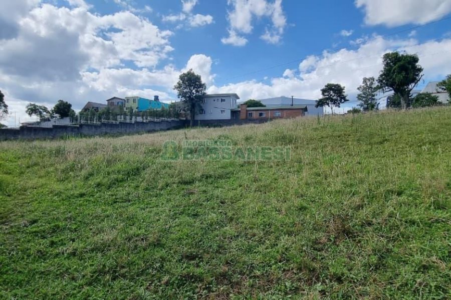 Terreno, no bairro Nossa Senhora do Rosário em Caxias do Sul para Comprar
