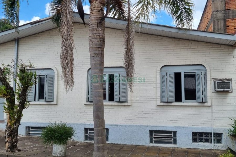 Casa com 130m², 4 dormitórios, 1 vaga, no bairro Jardim Eldorado em Caxias do Sul para Comprar