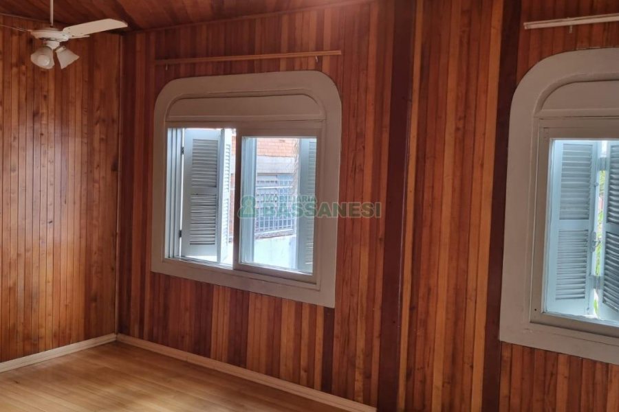 Casa com 130m², 4 dormitórios, 1 vaga, no bairro Jardim Eldorado em Caxias do Sul para Comprar