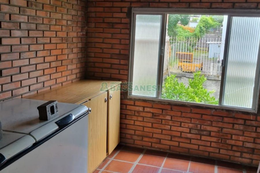 Casa com 130m², 4 dormitórios, 1 vaga, no bairro Jardim Eldorado em Caxias do Sul para Comprar