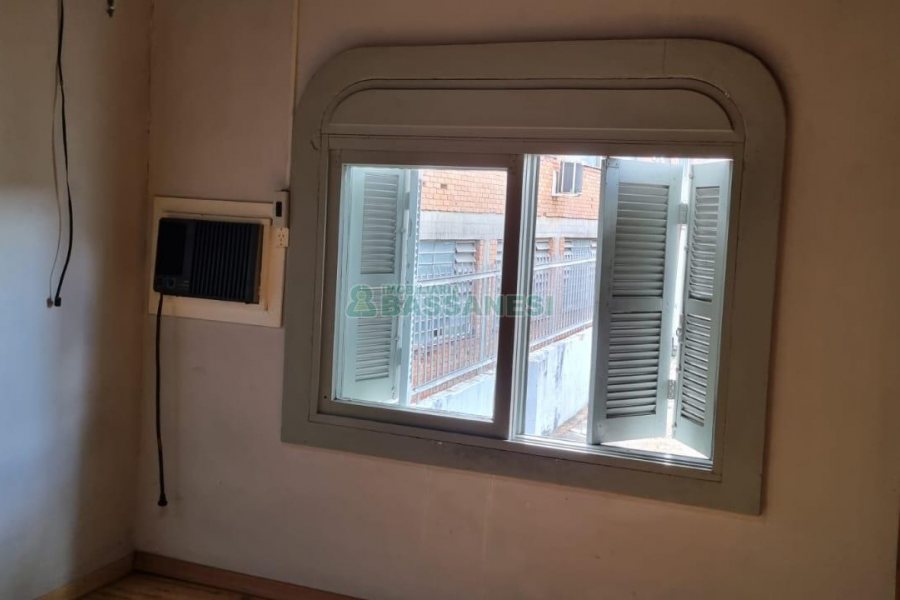 Casa com 130m², 4 dormitórios, 1 vaga, no bairro Jardim Eldorado em Caxias do Sul para Comprar