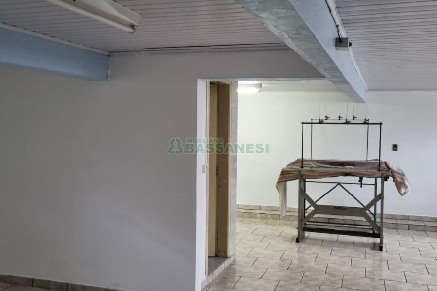 Casa com 130m², 4 dormitórios, 1 vaga, no bairro Jardim Eldorado em Caxias do Sul para Comprar