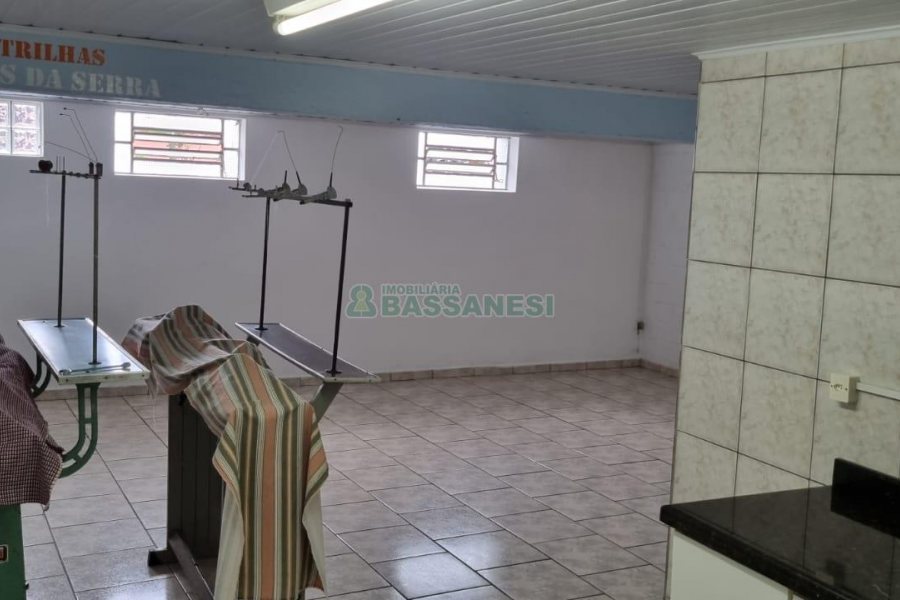 Casa com 130m², 4 dormitórios, 1 vaga, no bairro Jardim Eldorado em Caxias do Sul para Comprar