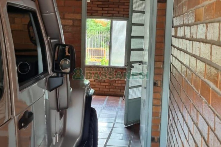 Casa com 130m², 4 dormitórios, 1 vaga, no bairro Jardim Eldorado em Caxias do Sul para Comprar