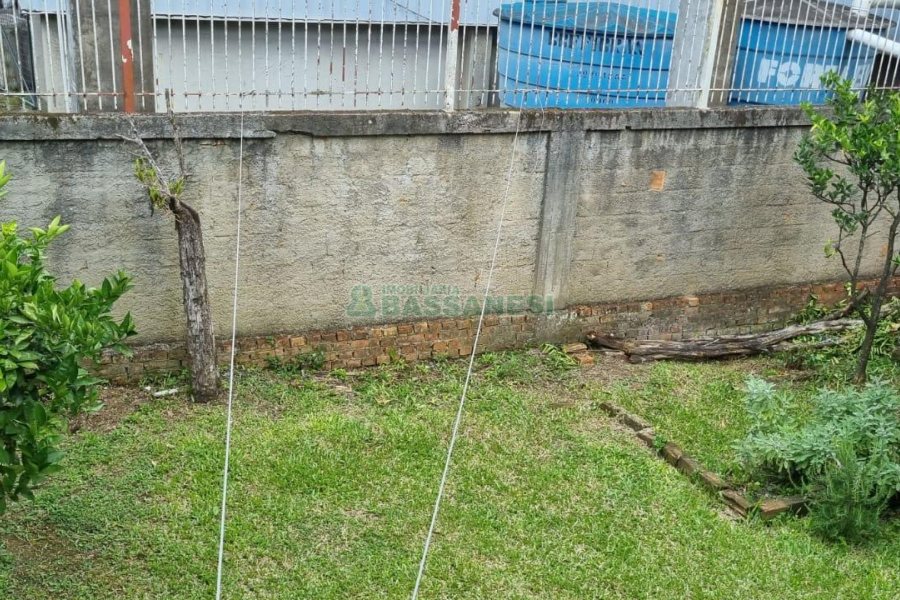 Casa com 130m², 4 dormitórios, 1 vaga, no bairro Jardim Eldorado em Caxias do Sul para Comprar