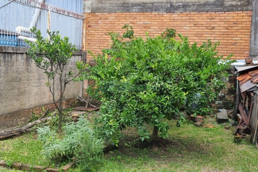 Casa com 130m², 4 dormitórios, 1 vaga, no bairro Jardim Eldorado em Caxias do Sul para Comprar