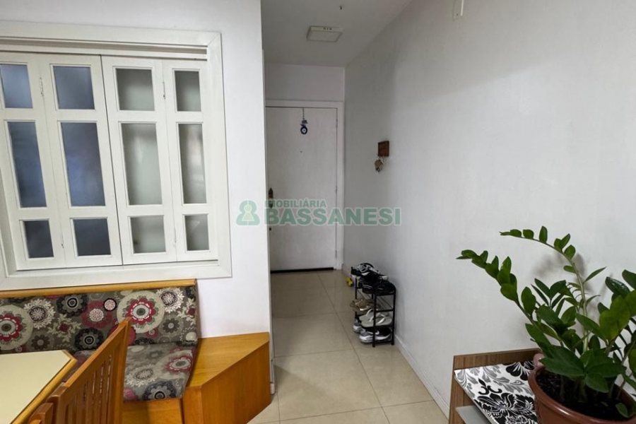 Apartamento com 93m², 3 dormitórios, 1 vaga, no bairro Pio X em Caxias do Sul para Comprar