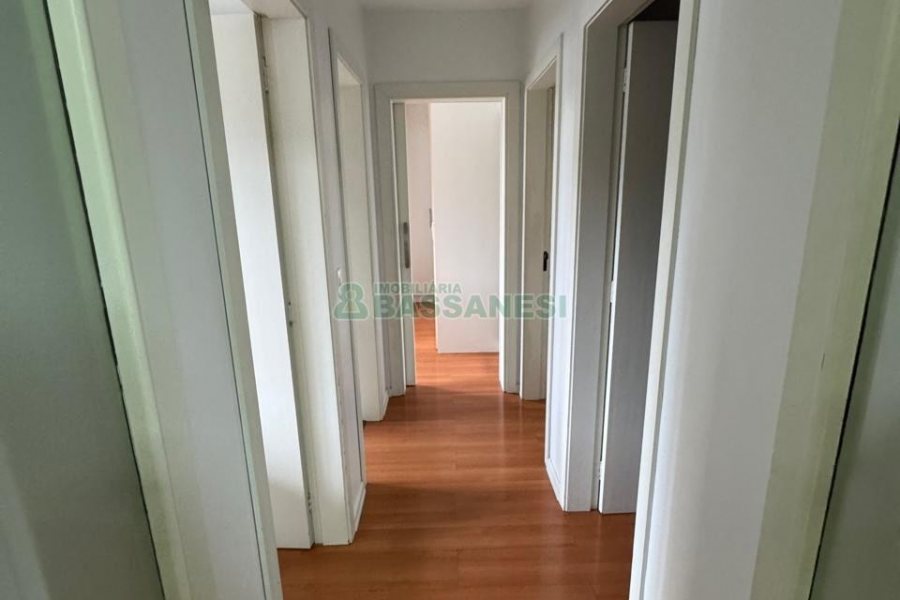 Apartamento com 93m², 3 dormitórios, 1 vaga, no bairro Pio X em Caxias do Sul para Comprar