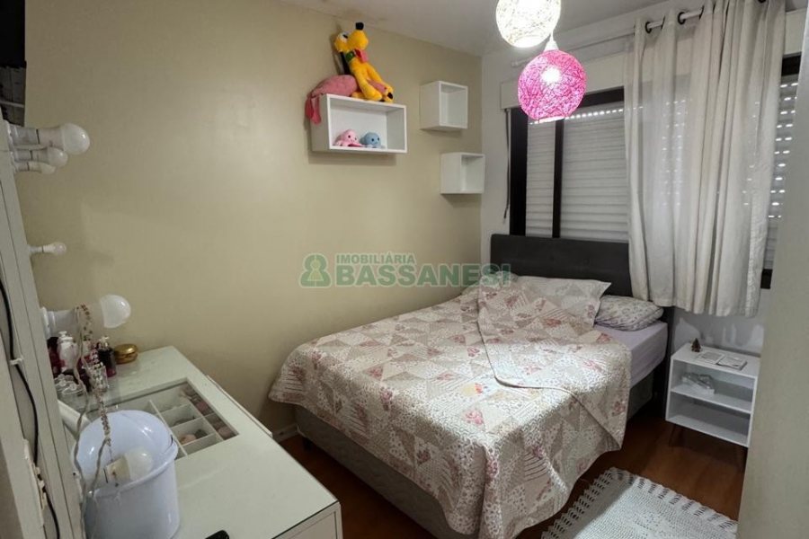 Apartamento com 93m², 3 dormitórios, 1 vaga, no bairro Pio X em Caxias do Sul para Comprar