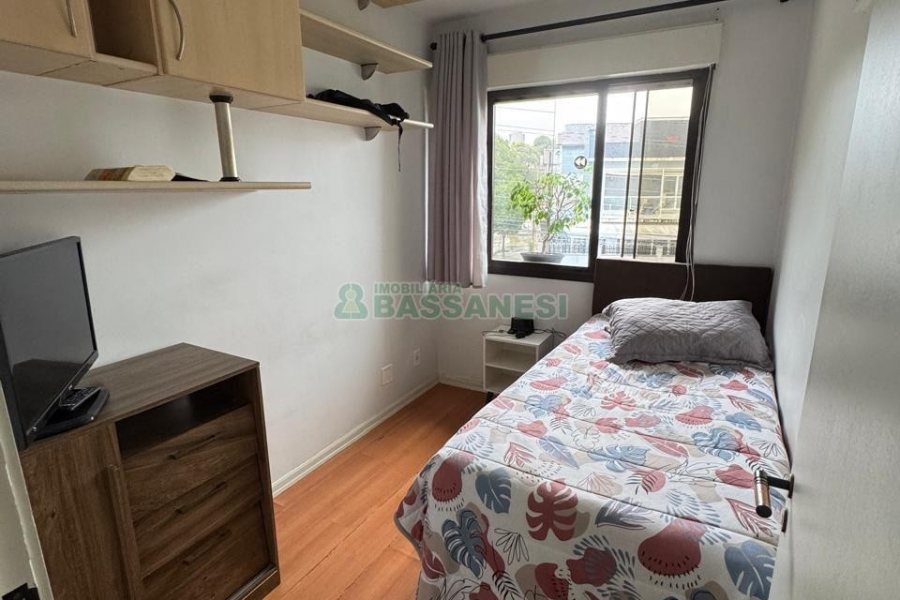 Apartamento com 93m², 3 dormitórios, 1 vaga, no bairro Pio X em Caxias do Sul para Comprar