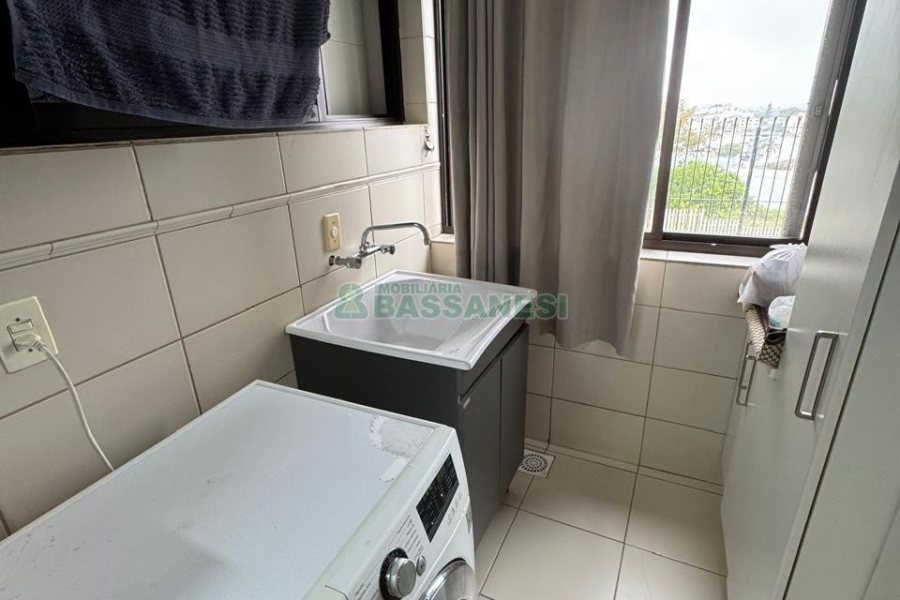 Apartamento com 93m², 3 dormitórios, 1 vaga, no bairro Pio X em Caxias do Sul para Comprar