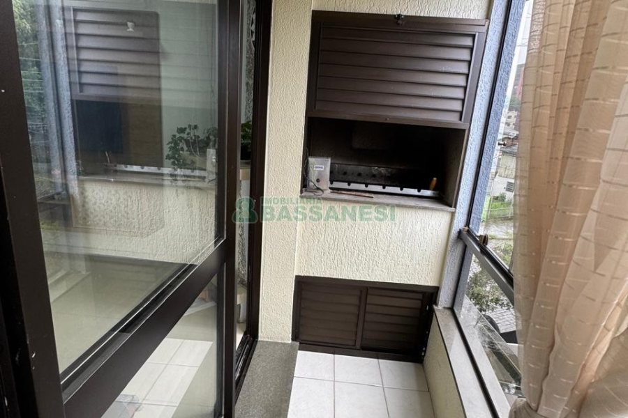 Apartamento com 93m², 3 dormitórios, 1 vaga, no bairro Pio X em Caxias do Sul para Comprar