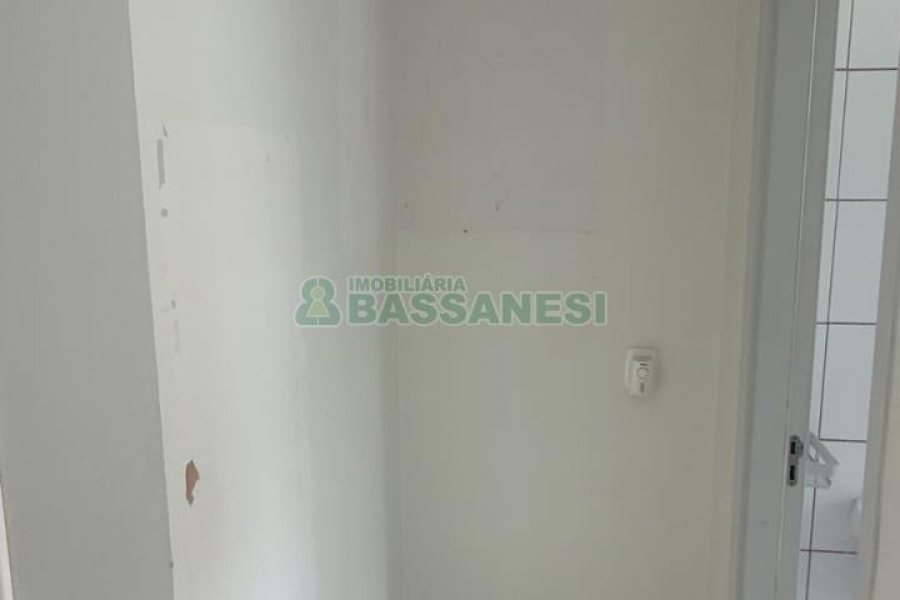 Sobrado com 92m², 2 dormitórios, 1 vaga, no bairro De Zorzi em Caxias do Sul para Comprar