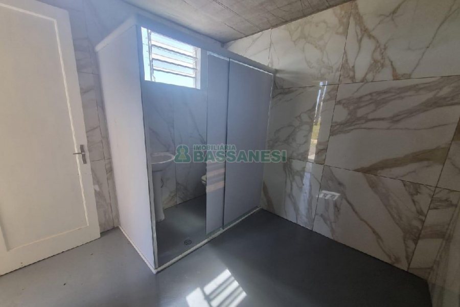 Pavilhão com 425m², no bairro Ana Rech em Caxias do Sul para Alugar