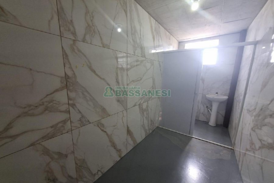 Pavilhão com 425m², no bairro Ana Rech em Caxias do Sul para Alugar