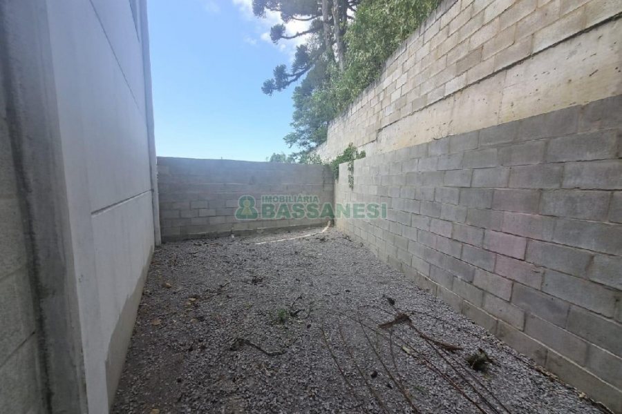 Pavilhão com 425m², no bairro Ana Rech em Caxias do Sul para Alugar