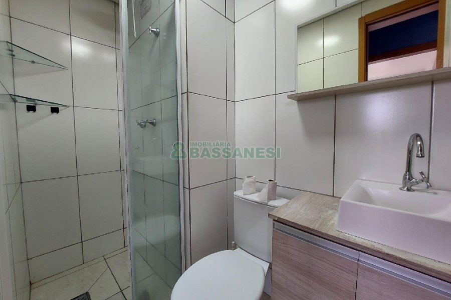 Apto Mobiliado com 49m², 2 dormitórios, 1 vaga, no bairro Bela Vista em Caxias do Sul para Alugar