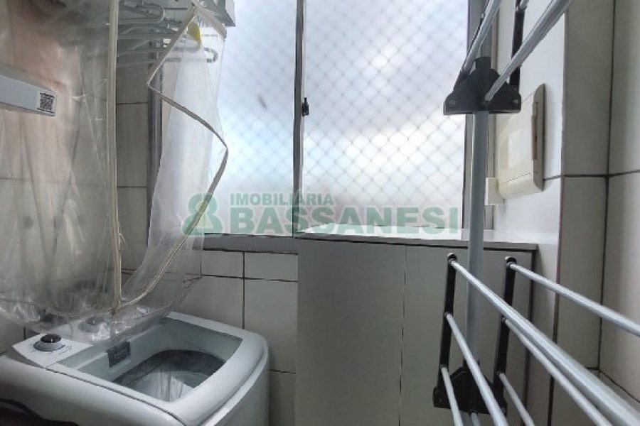 Apto Mobiliado com 49m², 2 dormitórios, 1 vaga, no bairro Bela Vista em Caxias do Sul para Alugar