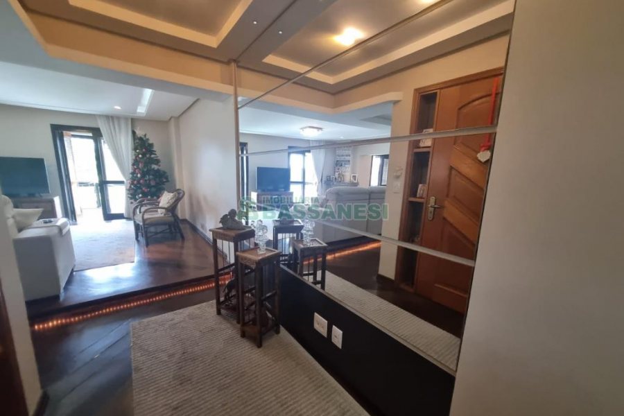 Apartamento com 203m², 3 dormitórios, 3 vagas, no bairro Sagrada Família em Caxias do Sul para Comprar